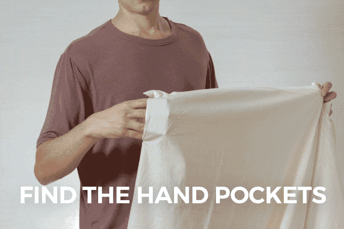 A GIF demonstrating the Nordic method of fitting a duvet cover using corner hand pockets